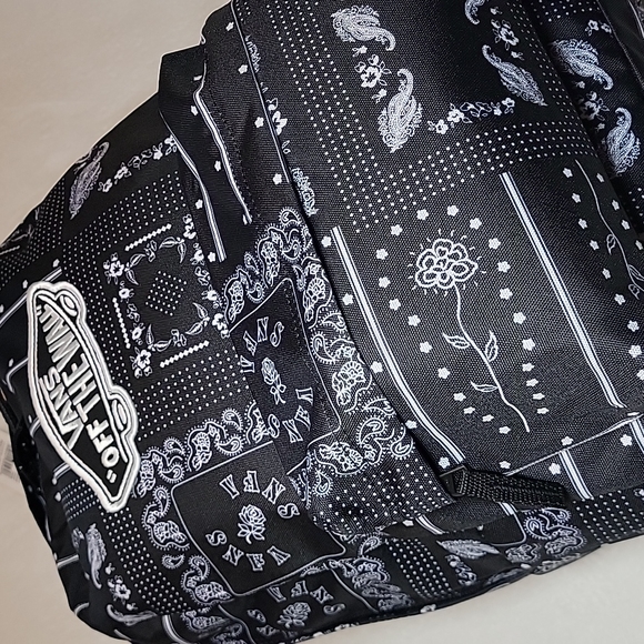 Vans Realm Backpack - Bandana Print - Picture 3 of 11